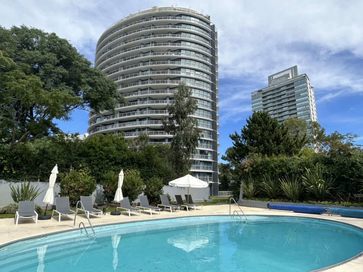 Imagen de Hermoso apartamento en venta en Torre Tressesenta 2 dorm