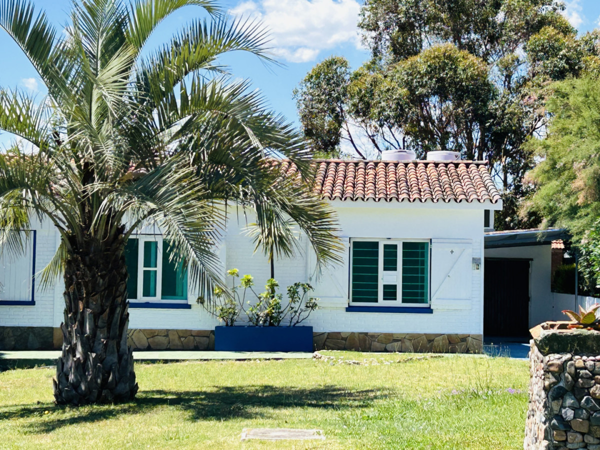 Alquiler temporal casa 3 dormitorios Punta colorada vista playa mansa