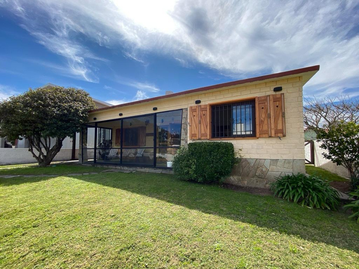 Alquiler casa 3 dorm 2 bañ juegos niños en Punta Colorada