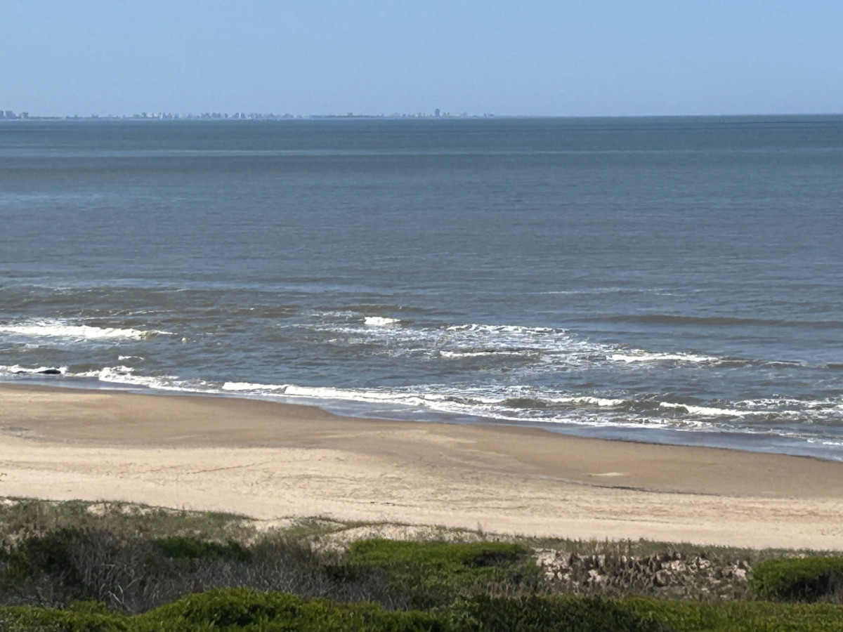 Venta terreno esquina punta Negra frente al mar