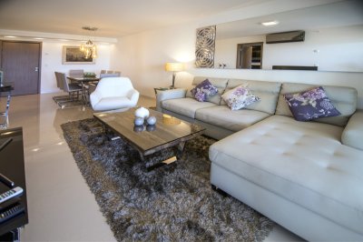 Espléndido apartamento, 3 Dormitorios y Dep.