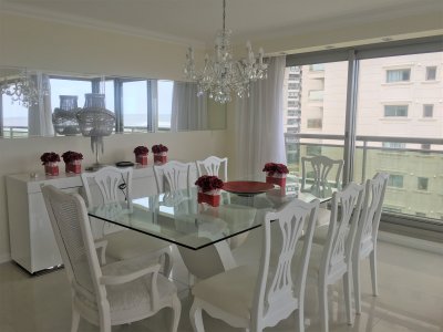 Hermoso Apartamento 3 suites y dep. Primera linea de mar, Imperiale II, Punta del Este