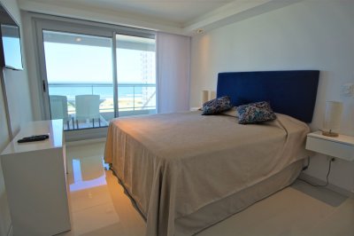 Moderno apartamento, 2 suites, a pasos del mar, Look Brava, Punta del Este