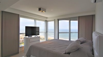 Espléndido Apartamento, Piso Alto, 3 Dormitorios y Dep. Look Brava