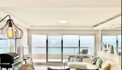 Apartamento Primera Linea, 3 suites y dependencia, Torre Lobos, Punta del Este.