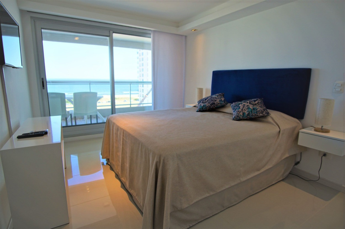 Moderno apartamento, 2 suites, a pasos del mar, Look Brava, Punta del Este