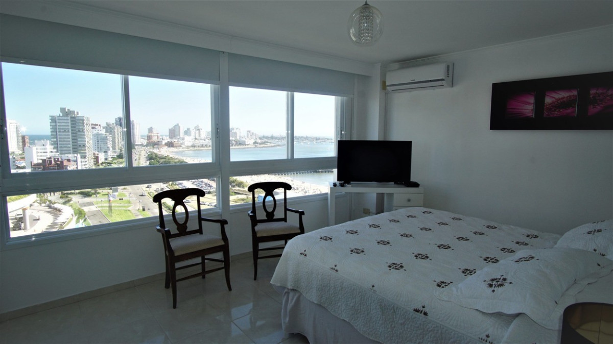 Espectacular Apartamento 3 Dormitorios y Dep. Millenium Tower., Punta del Este