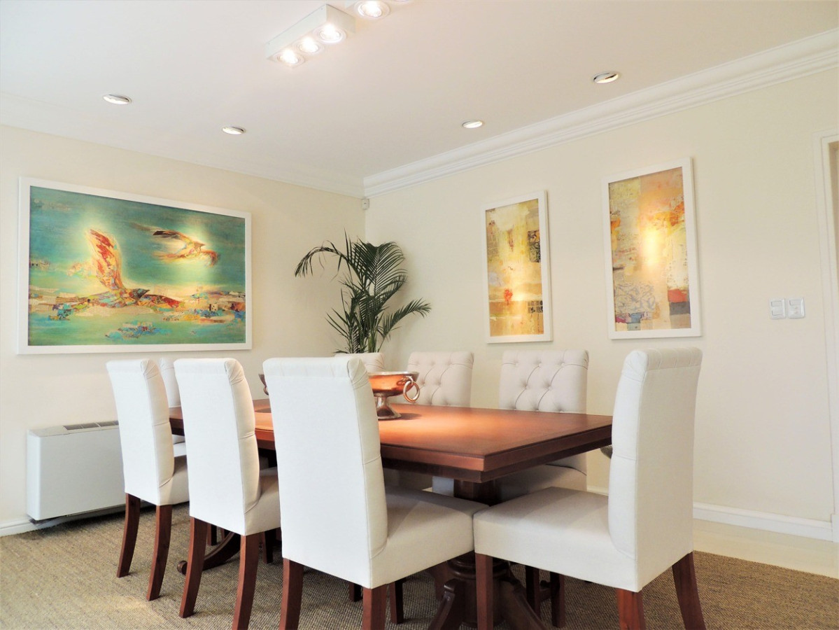 Elegante Casa 4 Dormitorios y Dep