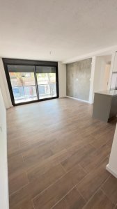 Venta Tres Cruces a Estrenar, 2 dormitorios con patio y gge doble!