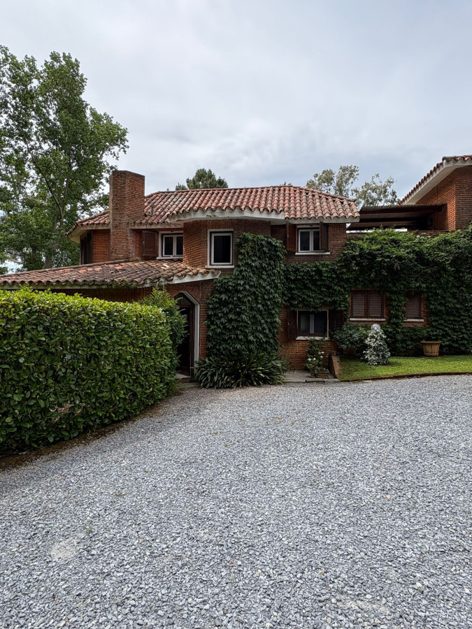 Imagen de Chalet en Tenis Ranch en Alquiler Anual 3500 usd 
