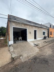 Casa en Venta paso de los toros Frente Plaza de Deportes
