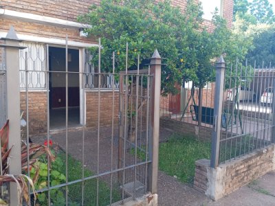 Casa en barrio I32
