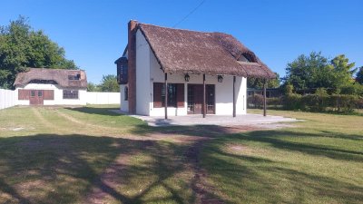Casa tipo Chalet frente al rio 