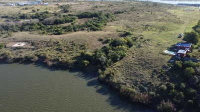 Chacra de 9,5 has frente al rio Negro ideal para Barrio Privado 