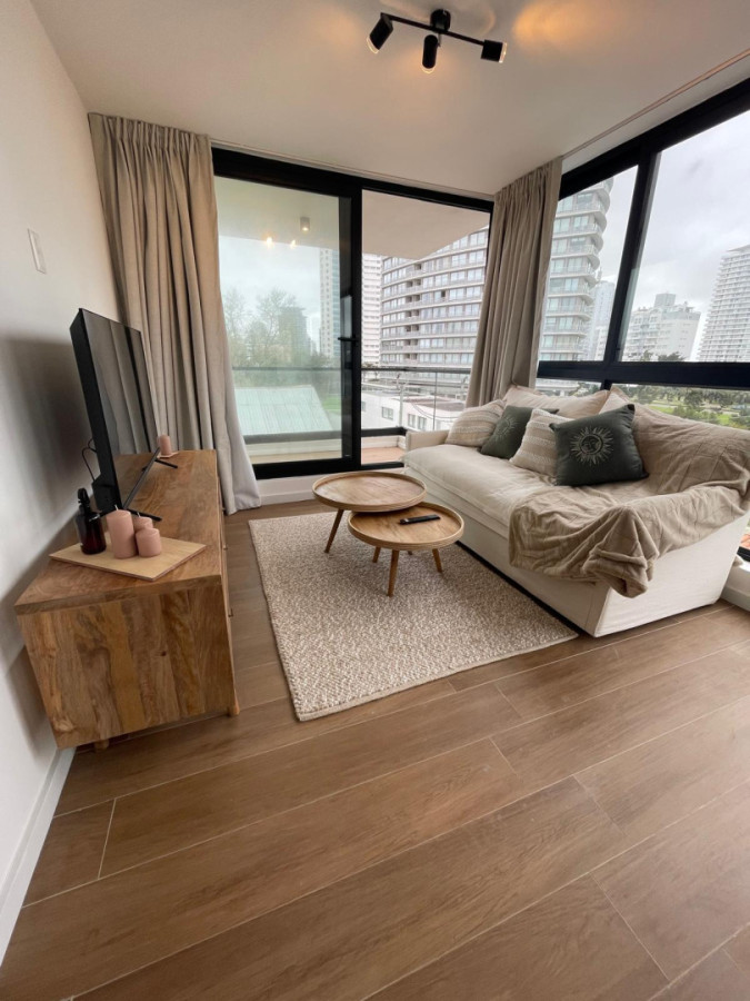 Apartamento em Shopping