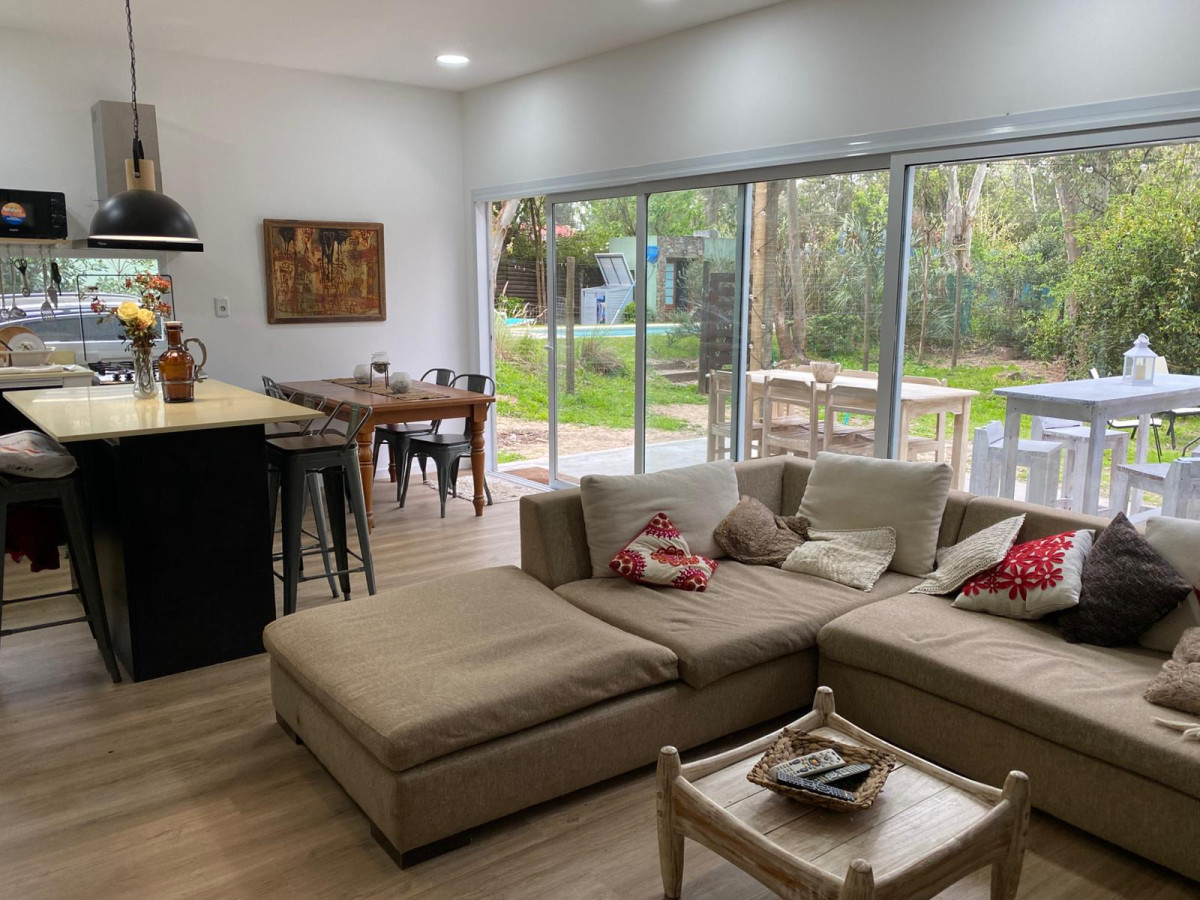 Alquiler casa a 120 metros del mar en Balneario Buenos Aires, Punta del Este