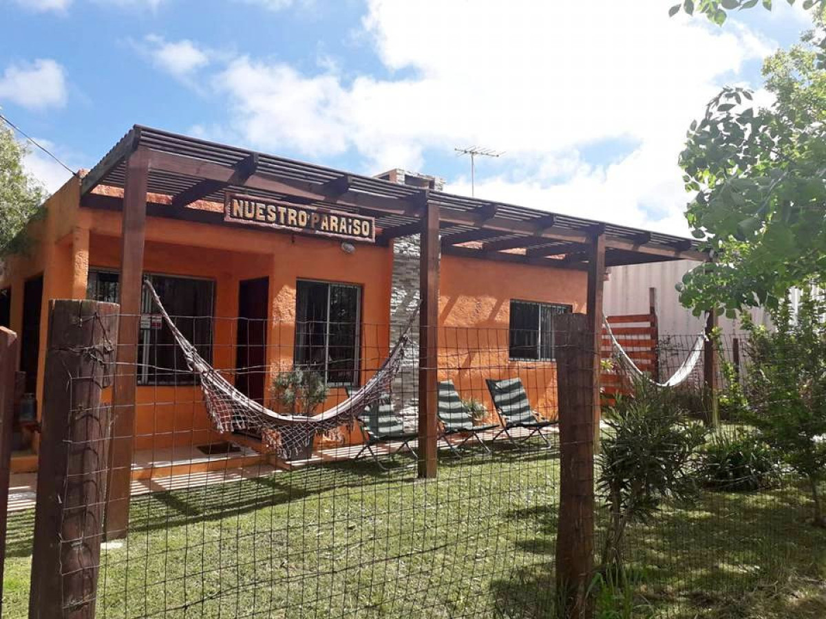 se alquila casa en playa hermosa 