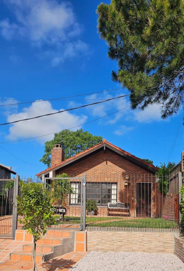 Se alquila Casa en Pinares