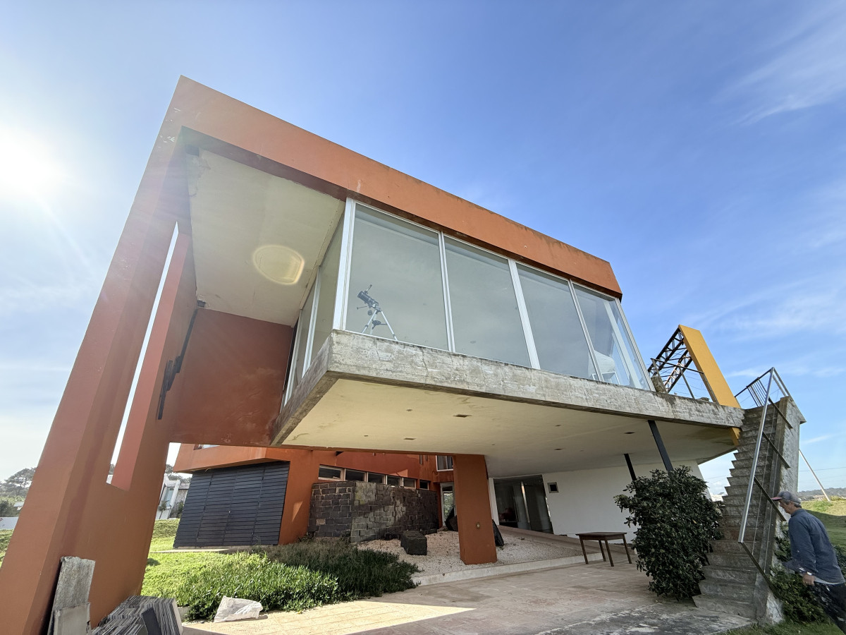 Venta importante casa en la barra