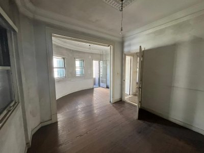 Venta Apartamento 3 Dormitorios, 2 Baños, 2 Balcones, Tres Cruces, T