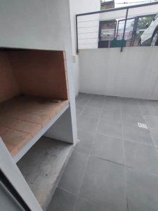 Venta Ap 1 Dormitorio Patio, Parrillero,Cochera Pocitos. H