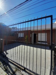 Alquiler Casa 1 Dormitorio, Cocheras, Buceo, T