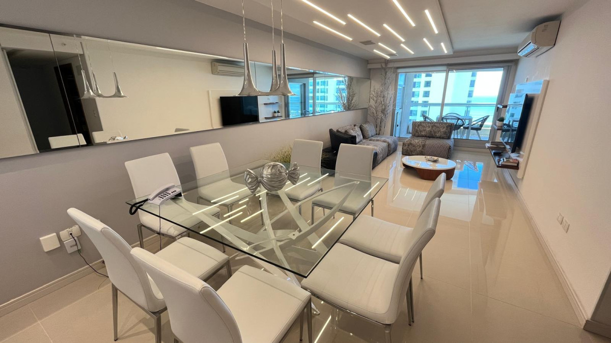 Apto con parrillero propio, 3 dorm, todos los servicios, Playa Brava pda 10