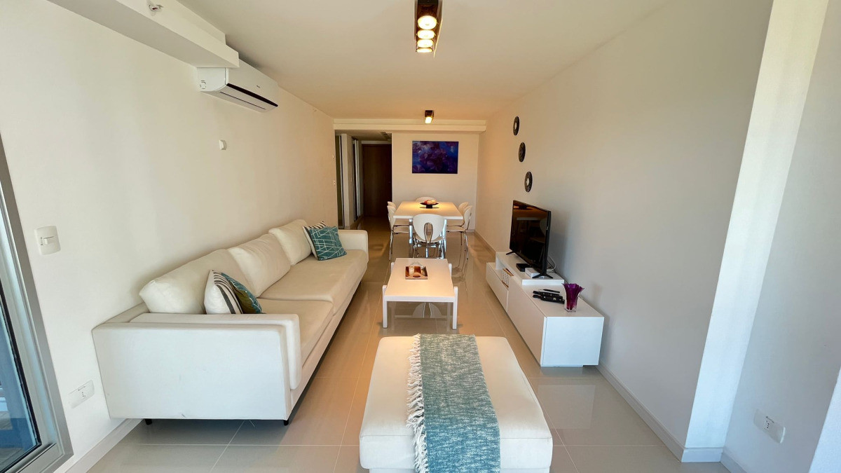 Apto de 2 dorm mas dependencia, con parrillero propio todos los amenitties