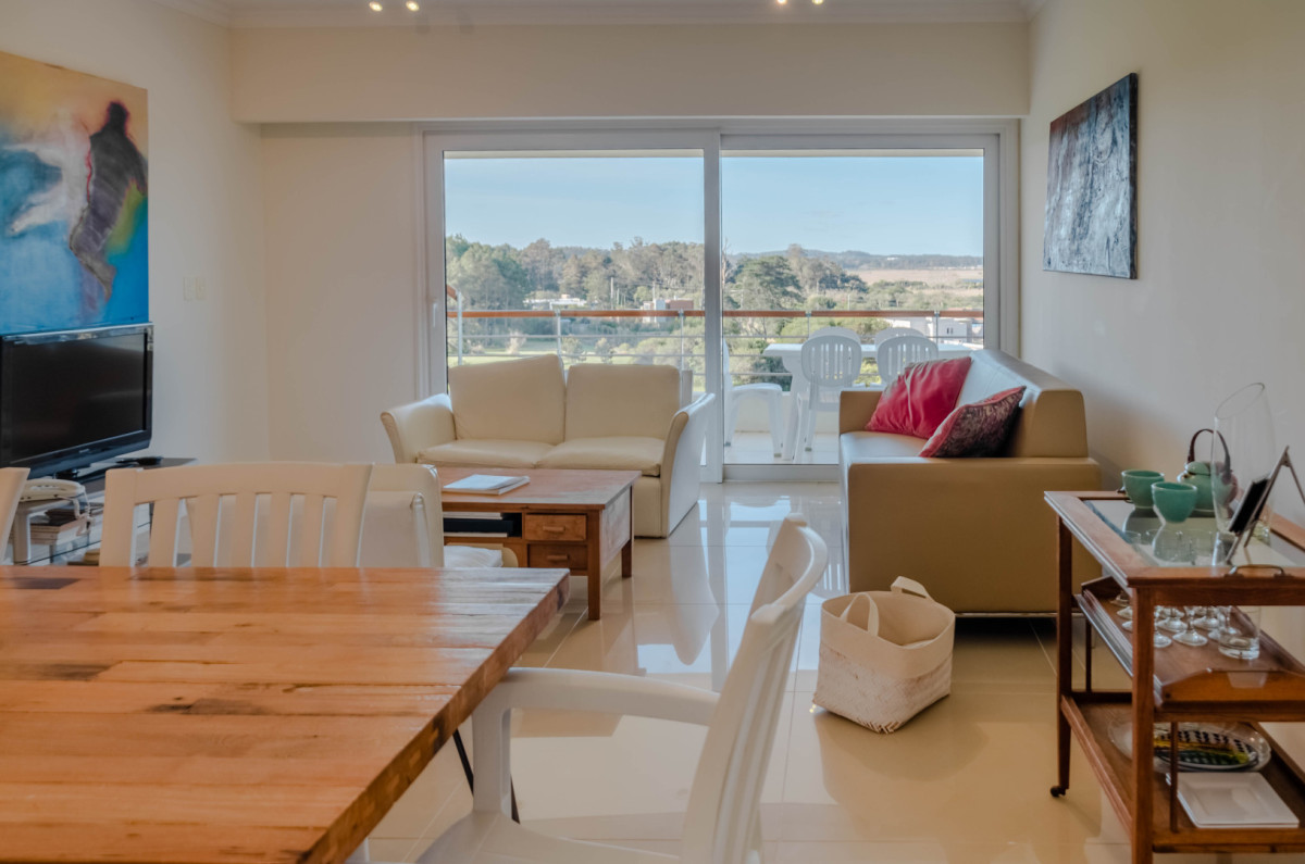 Penthouse de 3 dorm, parrillero propio y servicios