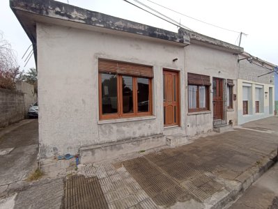 SE VENDE CASA MAS APTO SAN CARLOS