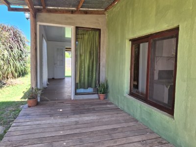 SE ALQUILA CASA 1 DORM EN LA BOTA CON GARANTIAS