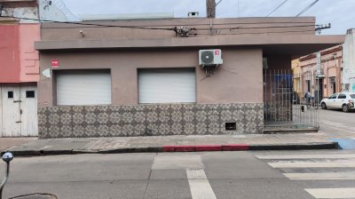 SE VENDE CASA EN CENTRO DE SAN CARLOS - APTA PARA BANCO