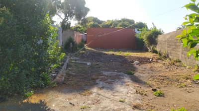 SE VENDE CASA A RECICLAR EN SAN CARLOS
