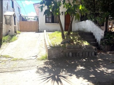 SE VENDE CASA  PH EN BARRIO BIARRITZ