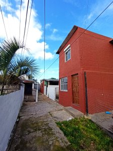  SE ALQUILA CASA DE 2 DORMITORIOS 