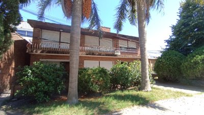 SE ALQUILA CASA 5 DORMITORIOS EN BARRIO RIVERA