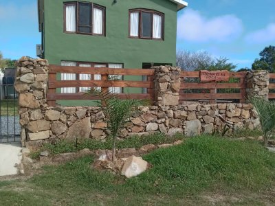 SE VENDE EXCELENTE CASA 3 DORM 2 BAÑOS EN EL TESORO 