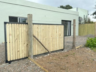 SE VENDE CASA DE 3 DORMITORIOS EN BALNEARIO Bs As