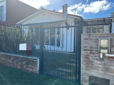 SE VENDE O ALQUILA CASA PH 2 DORM PARADA 5 PUNTA DEL ESTE