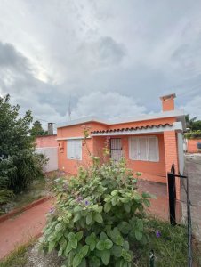 SE VENDE CASA 3 DORMITORIOS BARRIO ODIZZIO