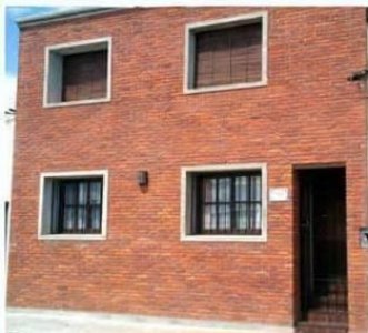 SE VENDE CASA CENTRICA EN SAN CARLOS 