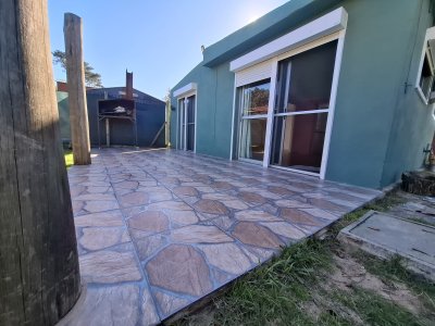 SE VENDE CASA EN PIRIAPOLIS 