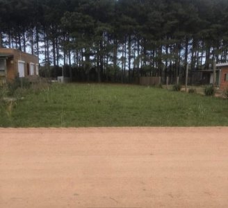 SE VENDE TERRENO DE 1000 m² EN CHACRAS DEL PINAR 
