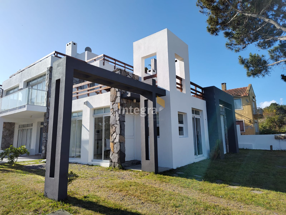 Bikini - GoPunta - Portal Inmobiliario de Punta del Este - Maldonado