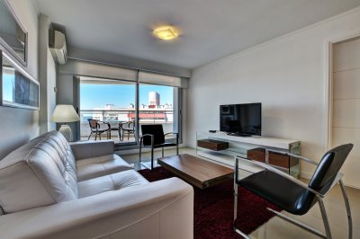 Venta 3 dormitorios Forest Tower II piso alto vista brava