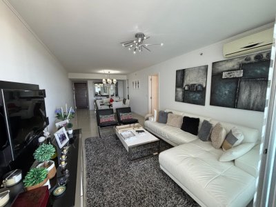 Venta 3 dormitorios 3 baños en piso alto Forest Tower II