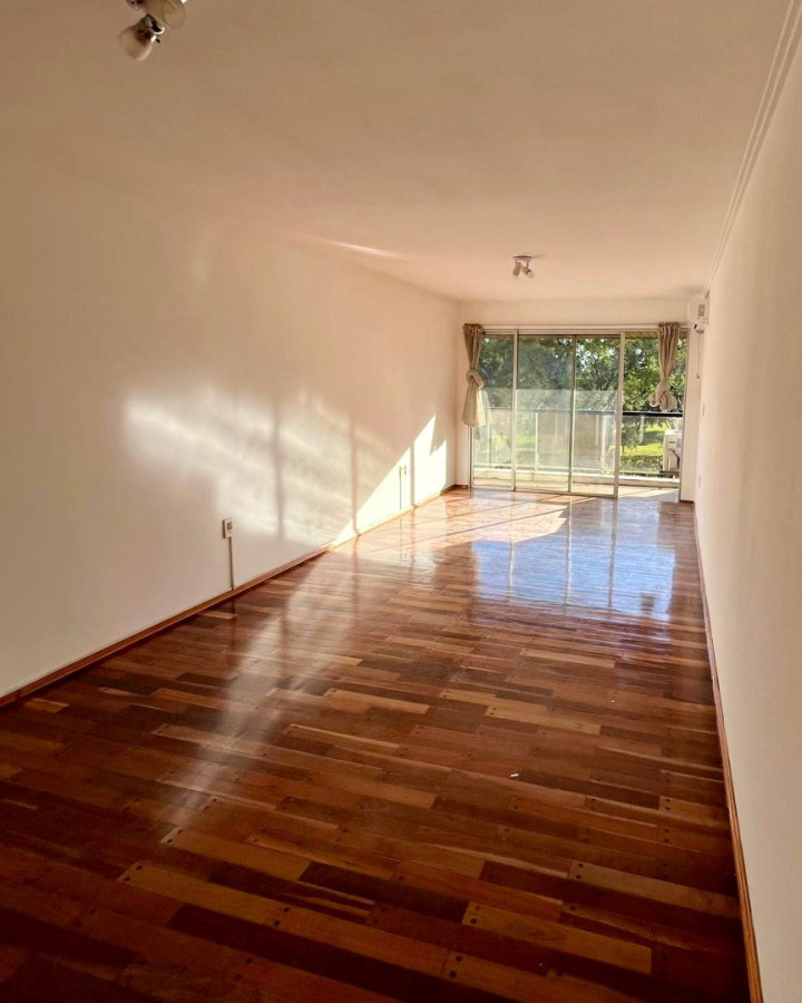 Venta Apartamento con renta hasta diciembre. 3 dormitorios. Punta Carretas