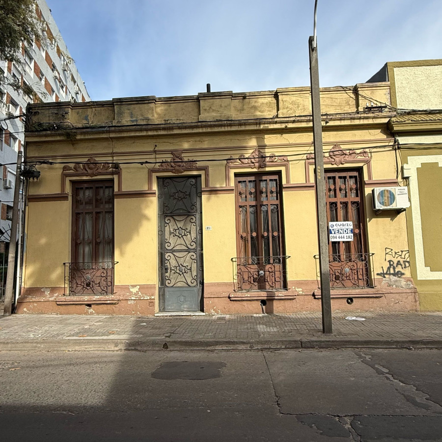 Venta Casa. A reciclar. Muy buen punto. Brazo Oriental