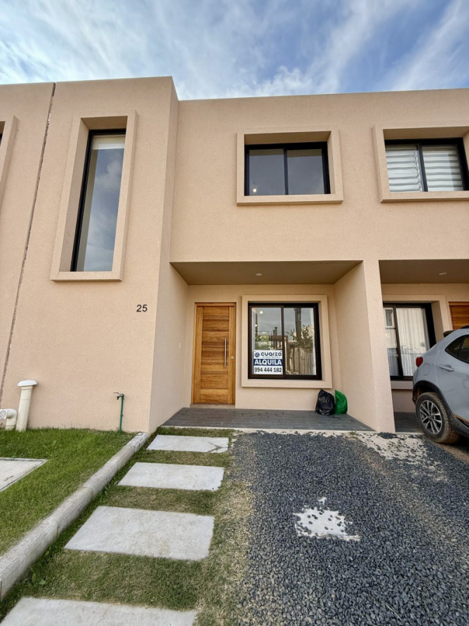 Preciosa Casa, Dúplex, Complejo Cerrado, Solymar Norte