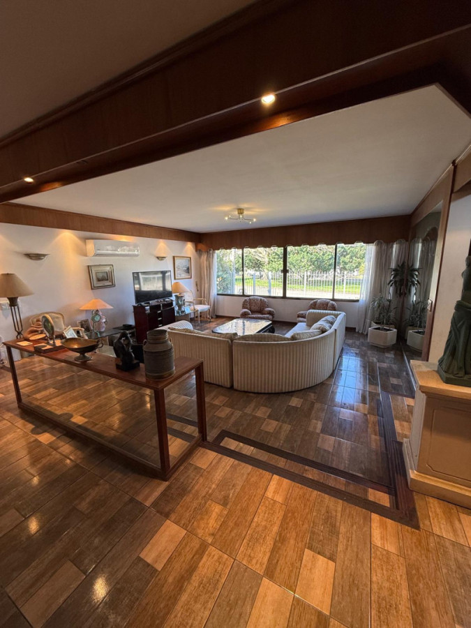 Casa en Venta. Excelente categoría. Punta Gorda. Carrasco